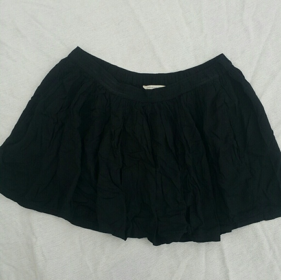 American Eagle Black Mini Skirt - Picture 2 of 3